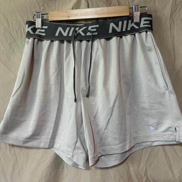 Nike shorts - Picture 1 of 2